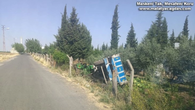 Traktör şarampole devrildi: 1 yaralı