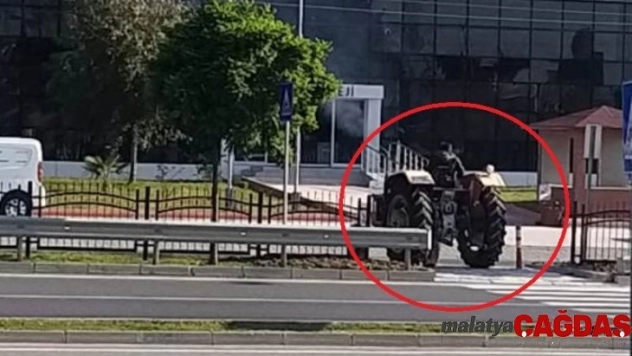 Traktör sürücüsü pes artık dedirtti