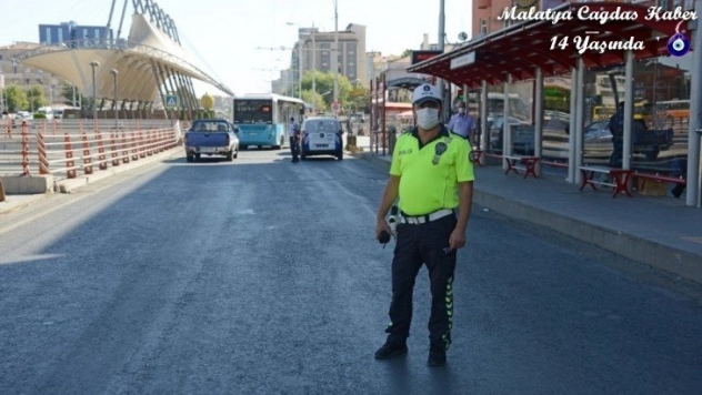 Trambüs güzergahına park edenlere uyarı