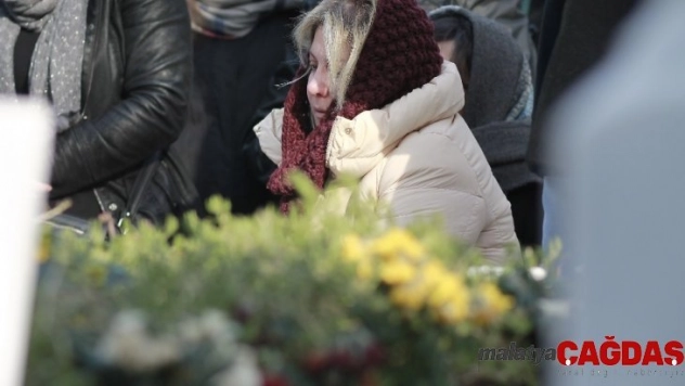 Tren kazasında ölen Oğuz Arda'nın yakınları doğum gününde kabrini ziyaret etti