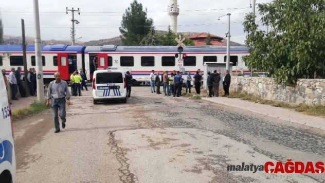 Tren yayaya çarptı