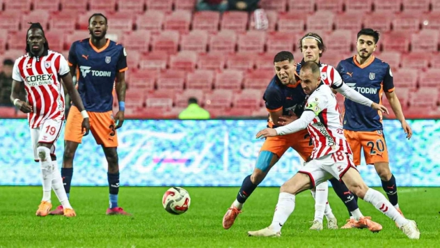 Samsunspor Evinde Başakşehir'e Boyun Eğdi: 0-2