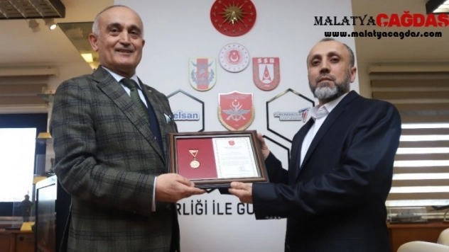 Bağışta bulunan Keçiörengücü için madalya töreni yapıldı