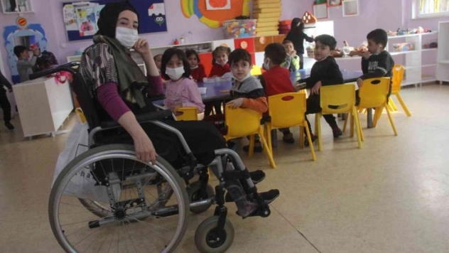 Tuba öğretmen engelleri öğrencileriyle aştı