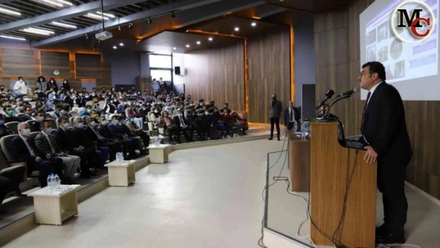 TÜBİTAK Başkanı Mandal, akademisyen ve öğrenciler ile bir araya geldi