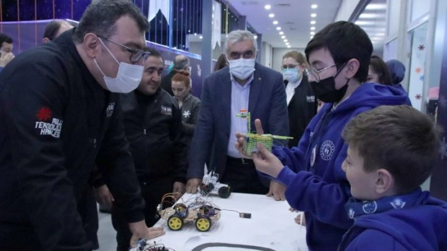 TÜBİTAK başkanı Prof. Dr. Mandal'dan Başkan Sekmen'e övgü