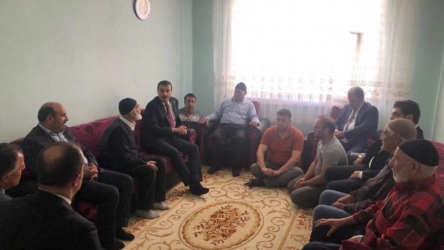 Tüfenkçi, Beydağı'nda vatandaşlarla bir araya geldi