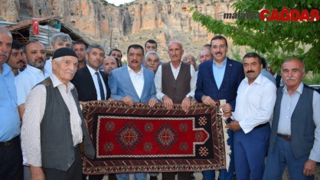 Tüfenkci ve Gürkan Akçadağlılarla bir araya geldi