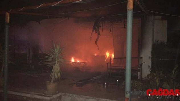 Tuğba Özay'ın İngiliz komşularının evi yandı