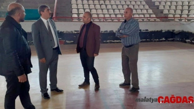 Tunç, spor tesislerinde incelemelerde bulundu