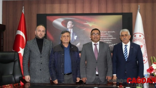 Tunceli 800 öğrenciye mont hediye edildi