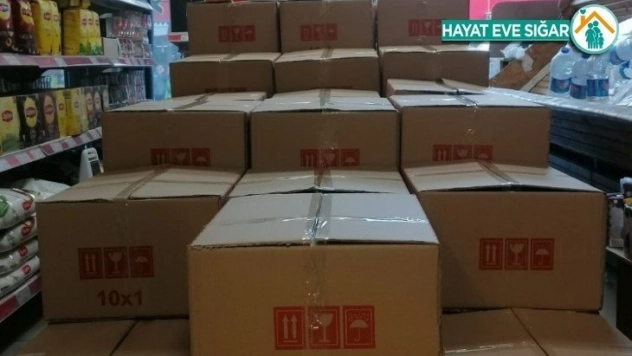 Tuncelili iş adamı 62 aileye destek paketi gönderdi