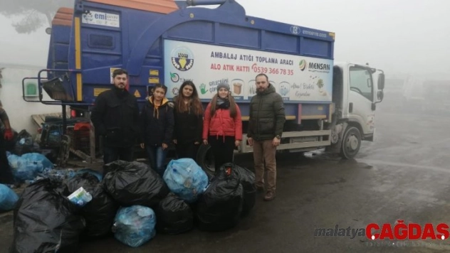 Turgutlu'da atıklar sokak hayvanları için mama oldu