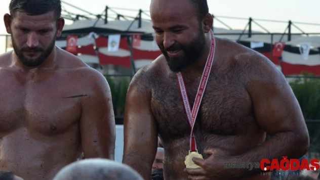 Turgutlu'da başpehlivan Orhan Okulu oldu