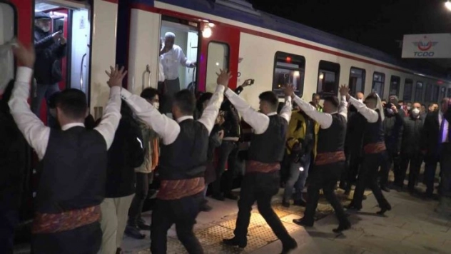 Turistik Doğu Ekspresi aylar sonra yeniden Erzurum'da
