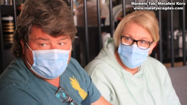 Türk doktorlarının başarısını duyan Alman Çift Elazığ'da operasyon oldu