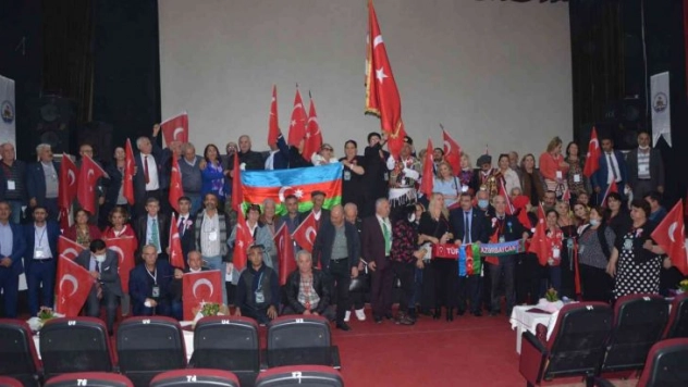 Türk dünyası sanatçıları Kozan'da