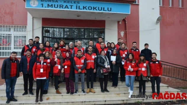 Türk Kızılay Bursa'dan Kelesli öğrencilere anlamlı sürpriz