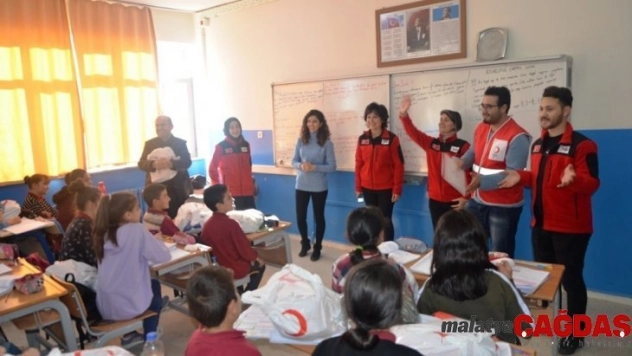 Türk Kızılay'ın sevgi eli Büyükorhan'a da değdi