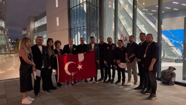 Türk kuaför İngiltere'de dünya sahnesinde