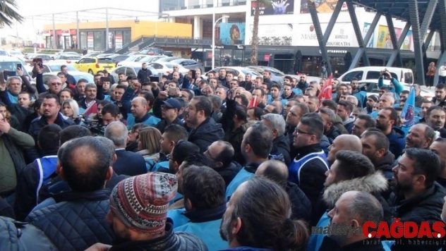 Türk Metal Sendikası'ndan MESS'e siyah çelenk