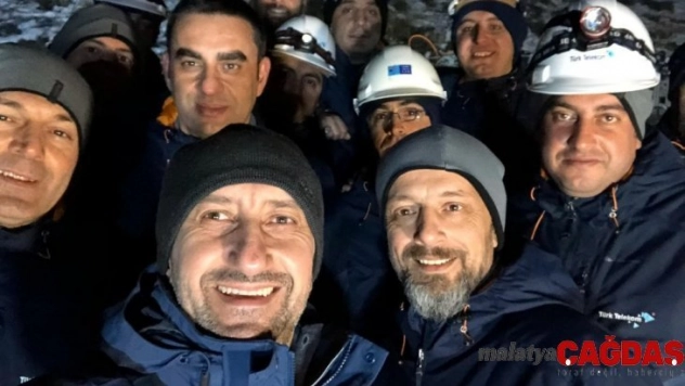 Türk Telekom CEO'su Ümit Önal yeni yıla -15 derecede çalışan ekiplerle girdi