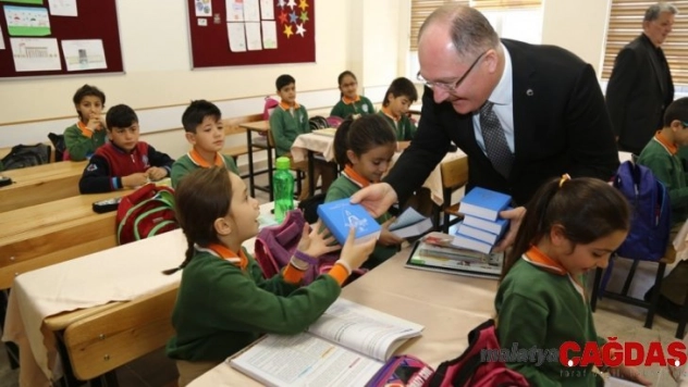 Türkçe'nin doğru konuşulması için sözlük seferberliği