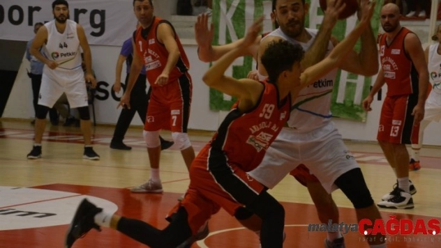 Petkim Spor: 100 - Anadolu Basket: 58