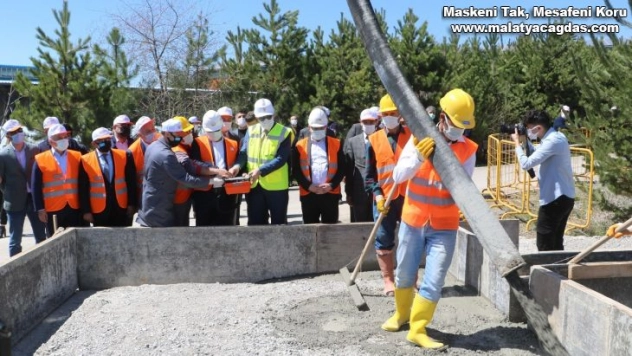Türkiye'nin en büyük eldiven fabrikasının temeli Sivas'ta atıldı
