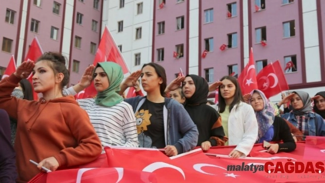 Türkiye'nin en büyük yurdundan Mehmetçiğe destek