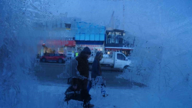 Türkiye'nin en soğuk yeri Erzurum oldu, çeşmeler buz tuttu