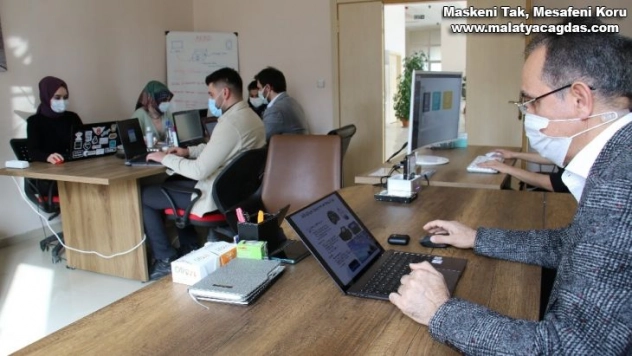 Türkiye'nin ilk adli bilişimcileri, yerli 'Adli Kopya Alma Donanımı'nı geliştirdi