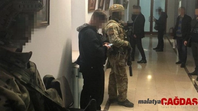 Türklerin mağduriyet yaşadığı Odessa Havaalanı'na yolsuzluk operasyonu