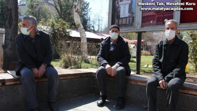 Turuncuya dönen Bingöl'de vatandaşlar, herkesi kurallara uymaya davet etti