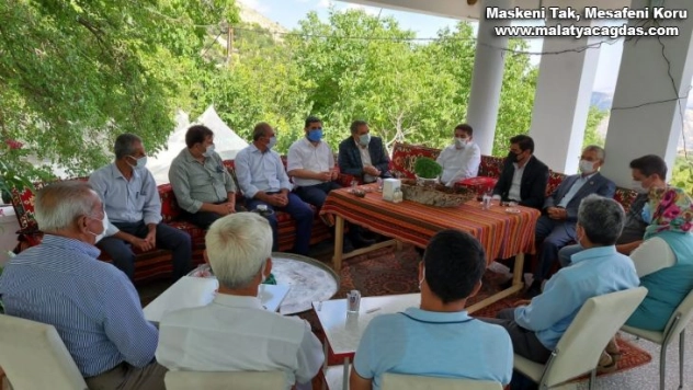 Tut ilçesinde köy muhtarlarıyla istişare toplantısı