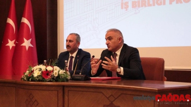 Tutuklu ve hükümlüler kaybettikleri zamanı okuyarak değerlendirecek