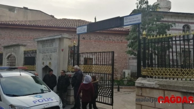 Tuvalette intihar girişimi