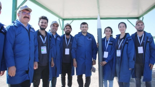 Tuz Gölü'nde roket yarışları nefes kesti