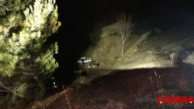 Uçurumdan aşağı yuvarlanan otomobilin sürücüsü 13 gün sonra hastanede öldü