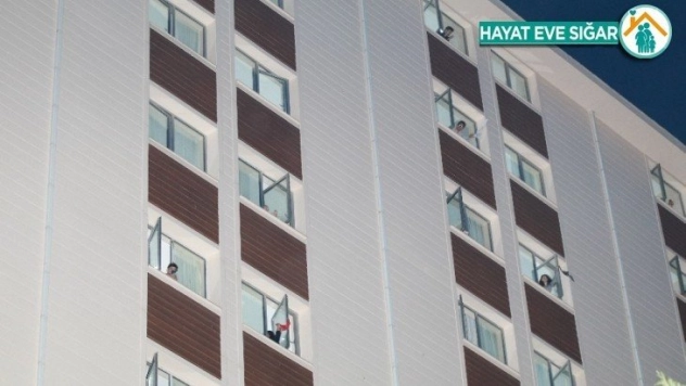 Ukrayna'dan gelerek Rize'de karantinaya alınan vatandaşlar için konser