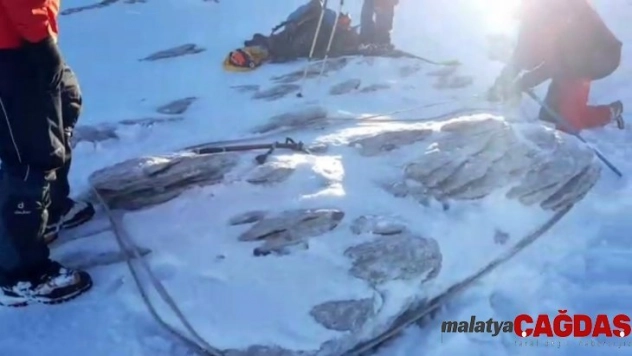 Uludağ'da bir baton daha bulundu