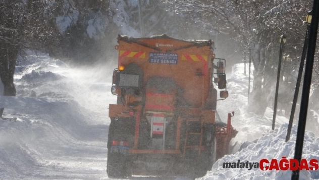 Uludağ'da kapanan yollar açılıyor