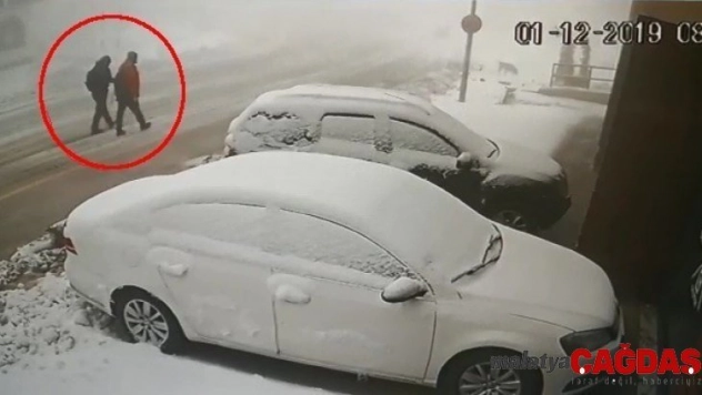 Uludağ'da kayıp iki dağcıdan Mert Alparslan'ın eşi konuştu