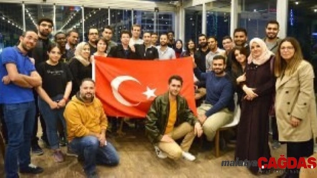 Uluslararası öğrencilerden milli maç heyecanı