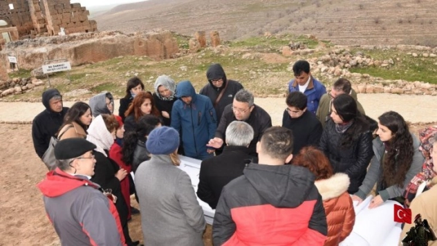 UNESCO uzmanlarından Zerzevan Kalesine ziyaret