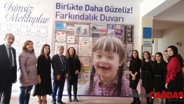 Üniversite öğrencilerinden 'Farkındalık Duvarı' projesi