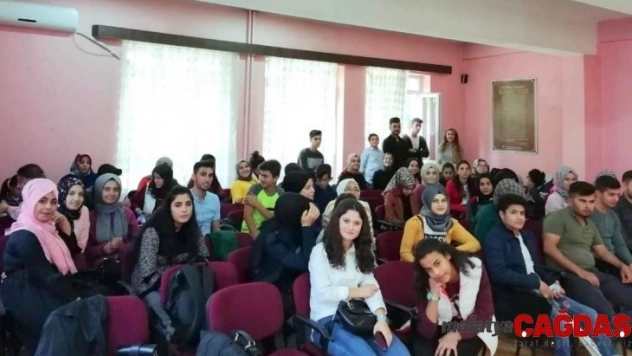 Üniversitede 'Emanet çocuklarımıza' tanıtım etkinliği