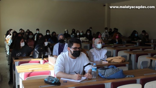 Üniversitede 1.5 yıllık hasret sona erdi