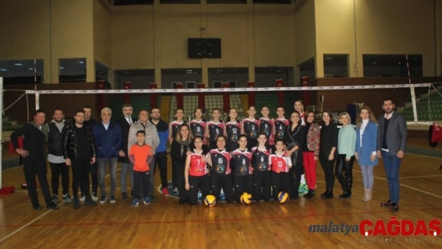 Ünye'de Bayan Voleybol Takımı kuruldu