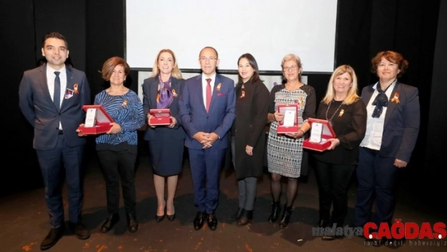 Urla'da örnek karar: Eşine şiddet uygulayan erkek personelin maaşı eşine